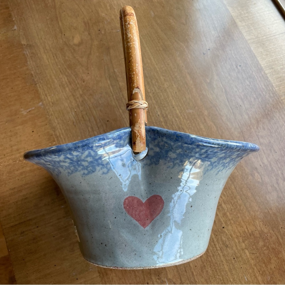 Jepson Studio Hand Crafted Blue and Gray Pottery Basket with Heart & Handle - Picture 3 of 13